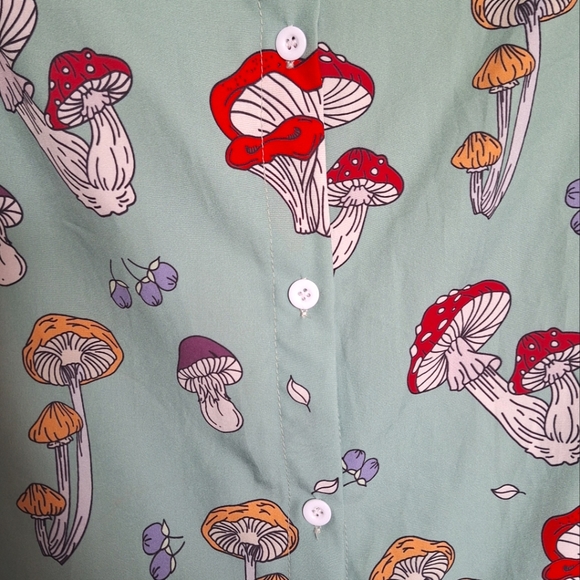 ROMWE 2XL MUSHROOM PRINT 🍄 MINT GREEN BUTTON DOWN SHIRT - Picture 7 of 9